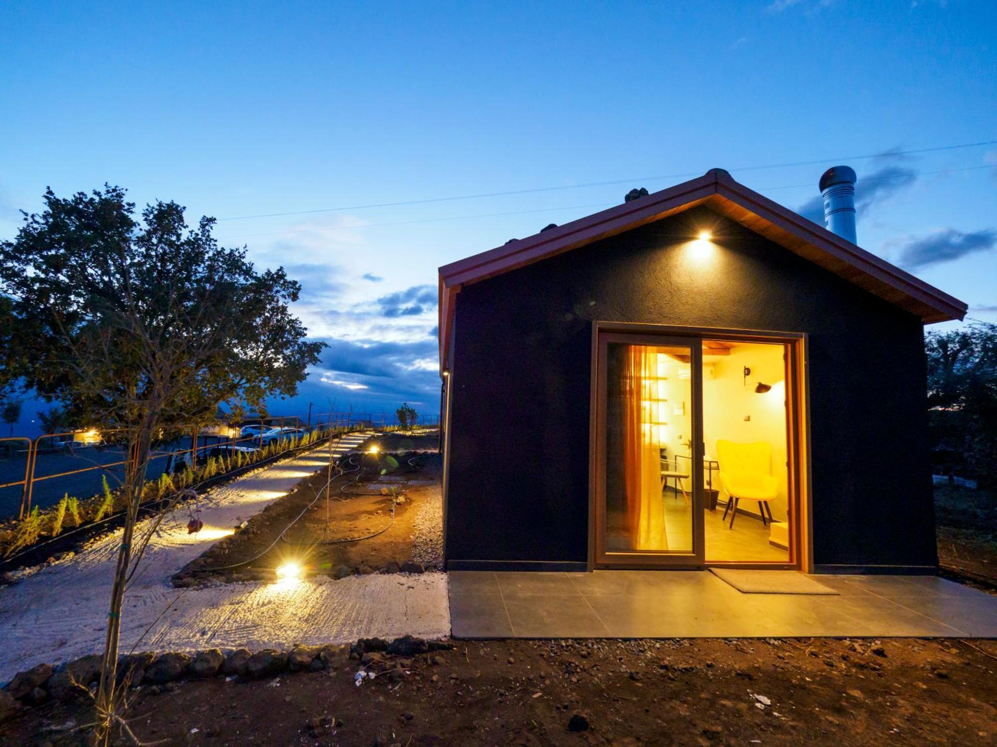 Podere Dell'Etna Segreta - Essential Nature Hotel & Glamping Biancavilla Buitenkant foto